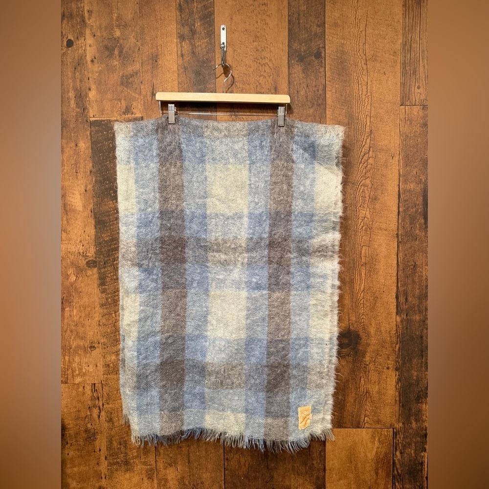 Vintage Hudson’s bay mohair blue plaid throw 71x50 EUC